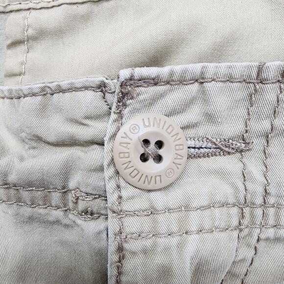 Unionbay Shorts Mens 42 Tan Khaki Cargo Casual Hiking Utility UB Outdoors Y2K - Picture 2 of 15